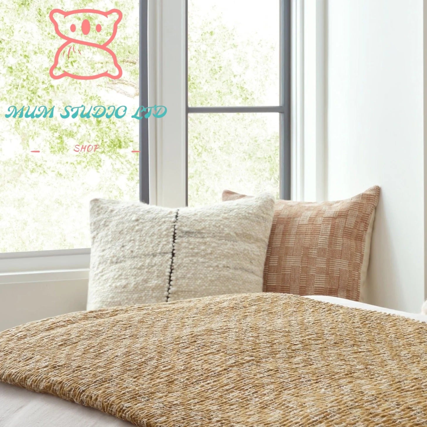 Amber Lewis x Loloi Carla Pillow